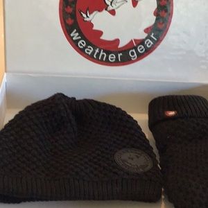 Canada Weather Gear  Hat & Mittens 2 piece set.  Brand new! Black.  Super soft.